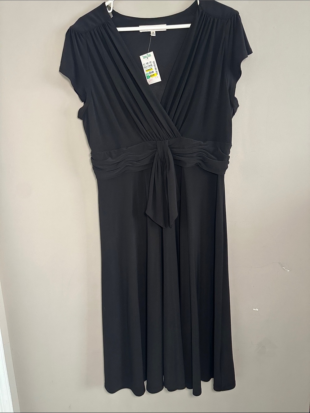 Evan Picone New vintage Black Midi vneck Wrap-Style Dress